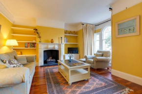 Pass the Keys Spacious Victorian Home with Free Parking